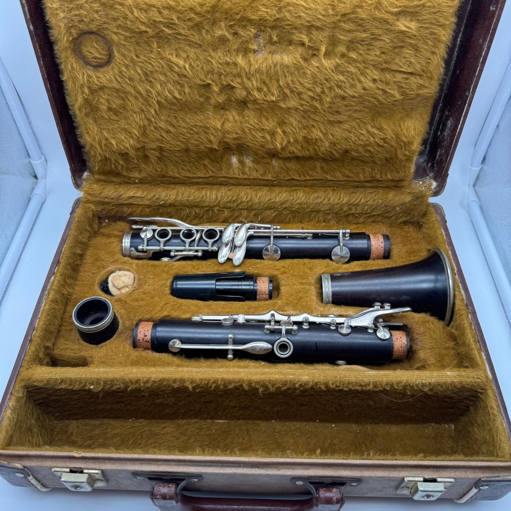 Yamaha YCL-32 Wood Clarinet w/ Case and Vandoren B45 Mouthpiece Bb Intermediate